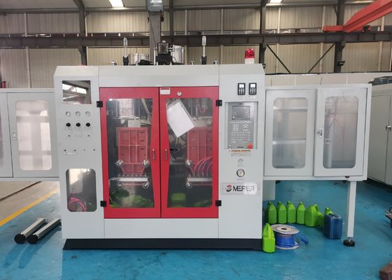 Mould Labeling Plastic Bottle Blow Molding Machine for Triple Production and PVC Compatibility
